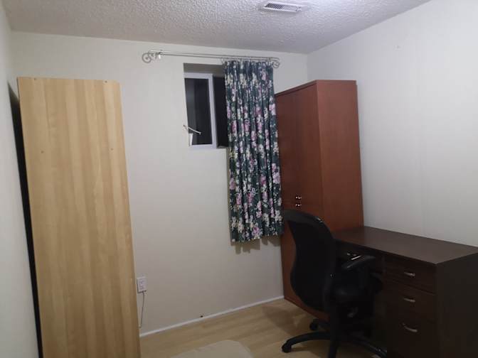 YINGJIAN SONG's room