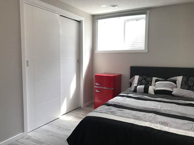 Andrew MacKrous's room