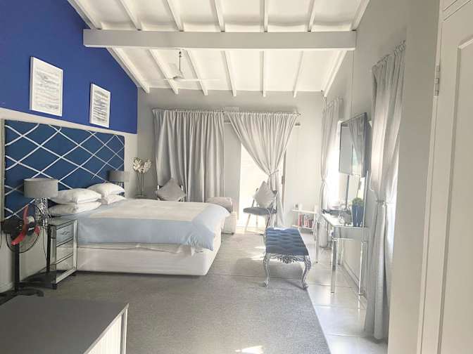 Photo of Gomo's room