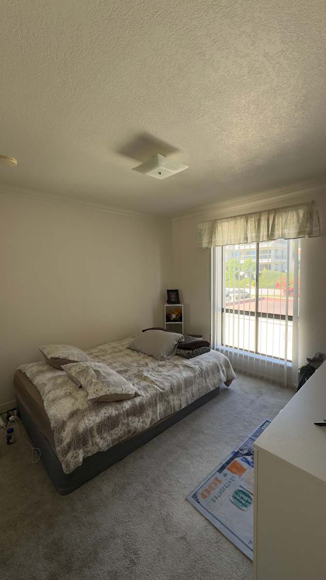 Private room to rent in share house Mission Viejo,...