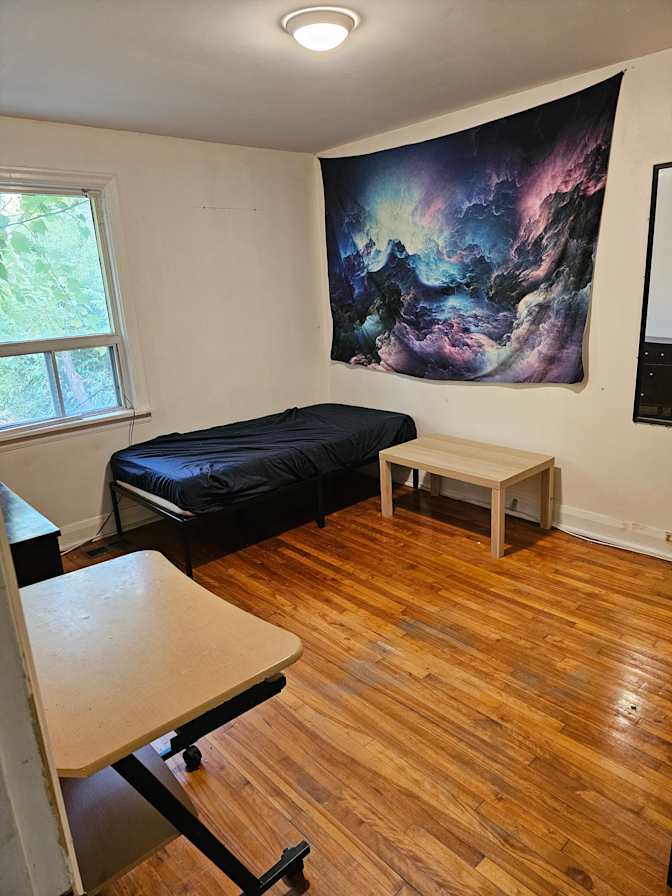 Photo of Achilles's room