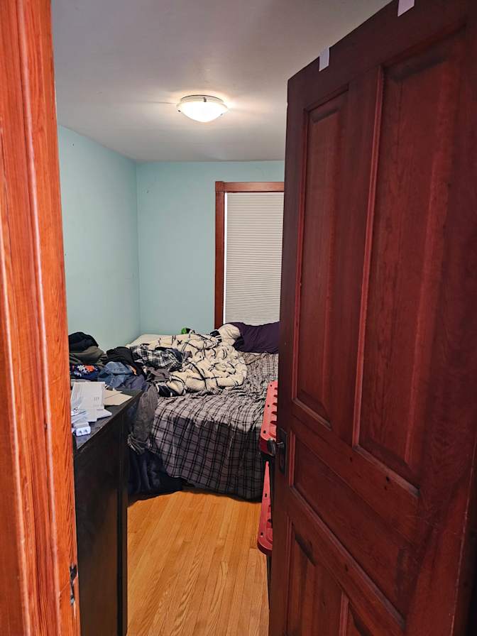 Misko Lyons-Bacic's room