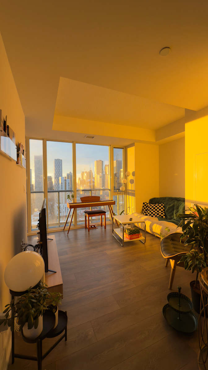 Ghazaleh Babaei Lakeh's room