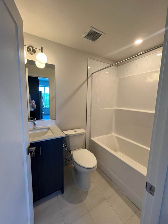 Jennifer Grob's room