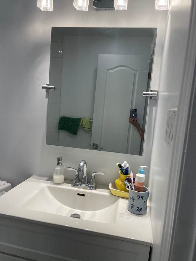 Khanh Hoa Hoa Nguyen's room