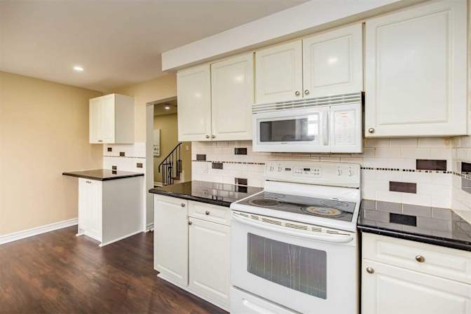 Photo of SHURESHBABU JAYAPRAKASH's room