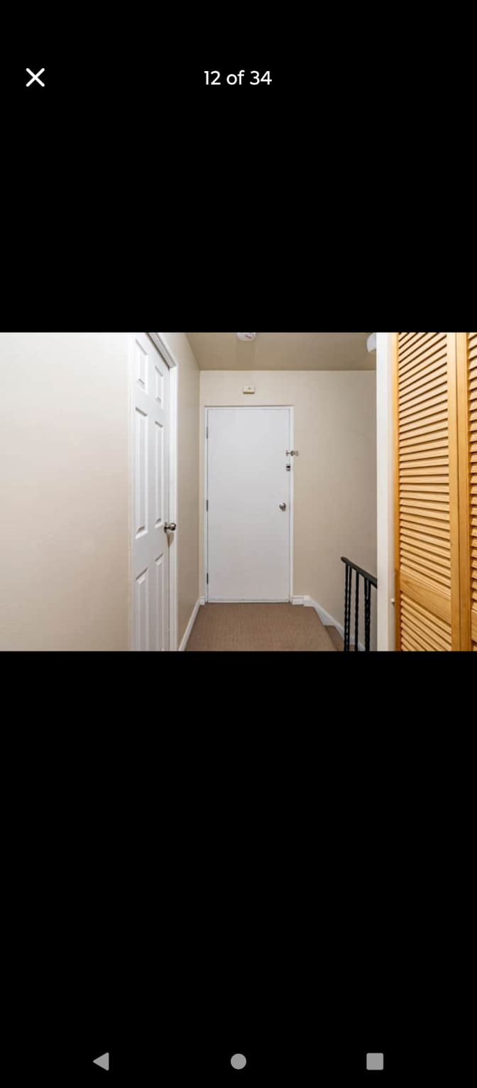 Andrew Karabinos's room