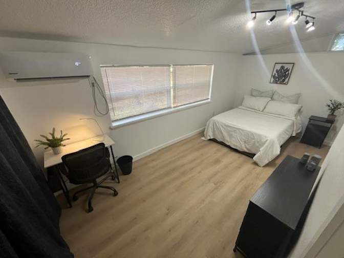 Photo of PadSplit's room