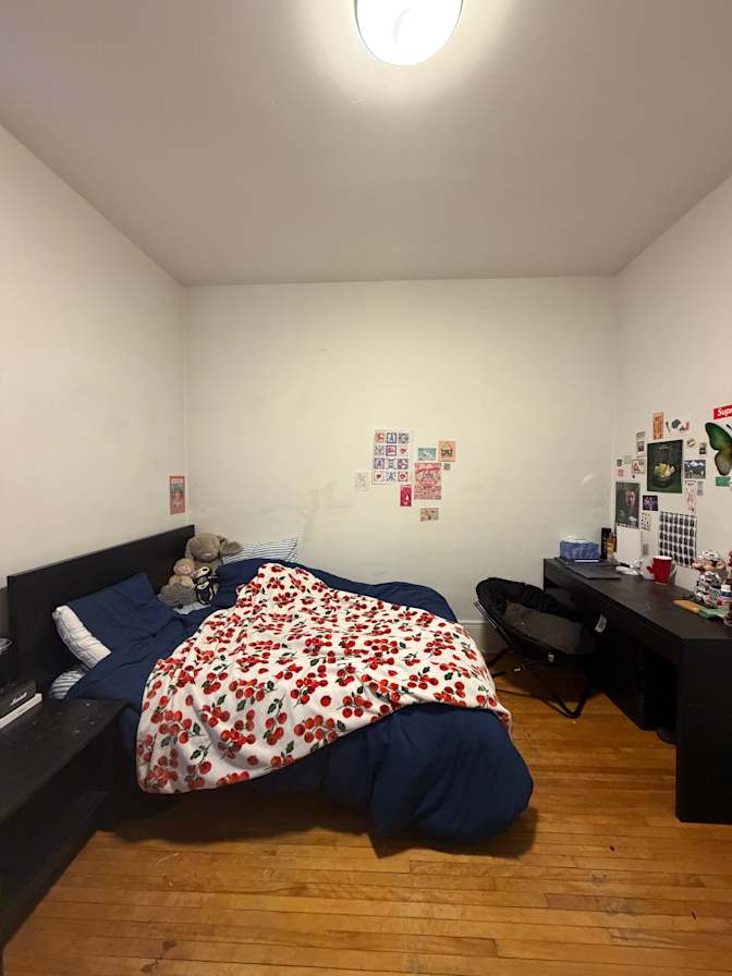 Leslie's room