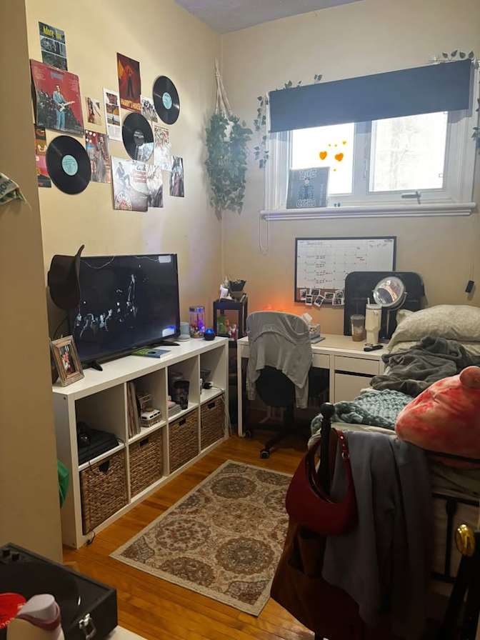 Lauren holland's room