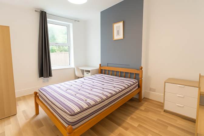 Photo of thomas newton's room