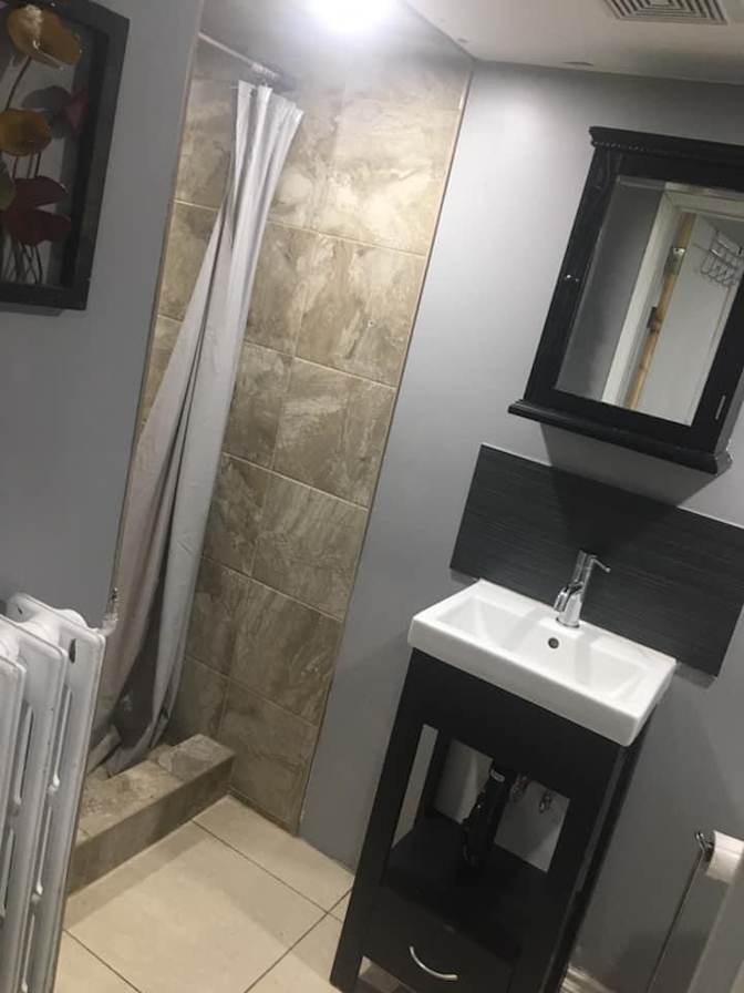 Yolah  slater's room