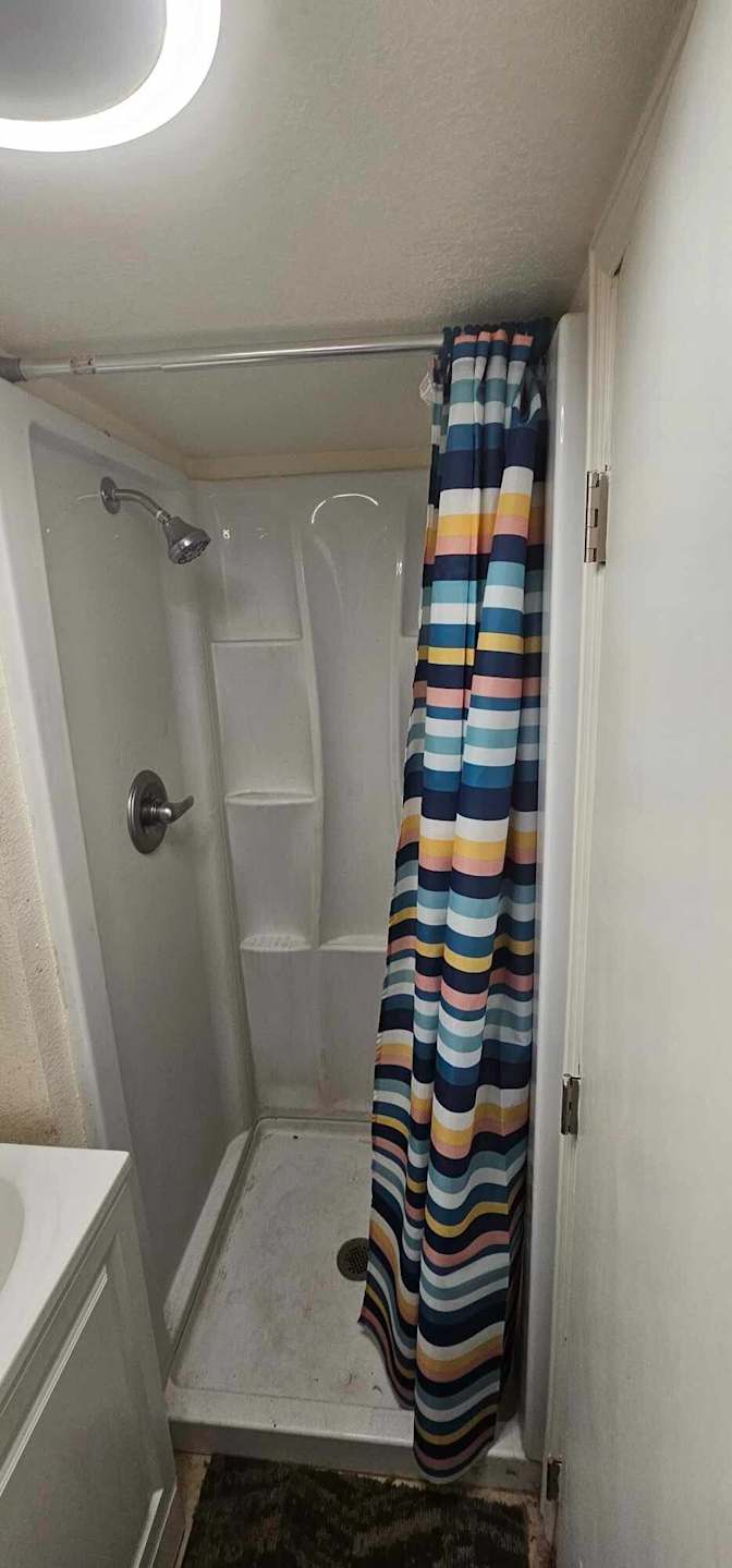 Private room to rent in share house Boston Street,...