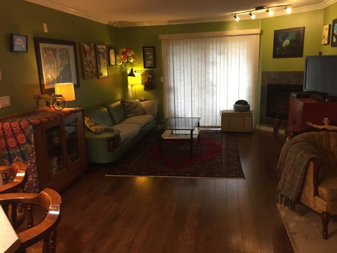 Photo of Linda 's room
