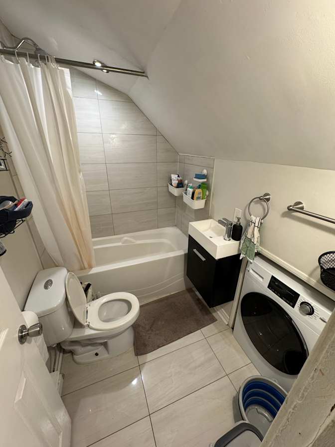 Photo of Ethan Thomas's room