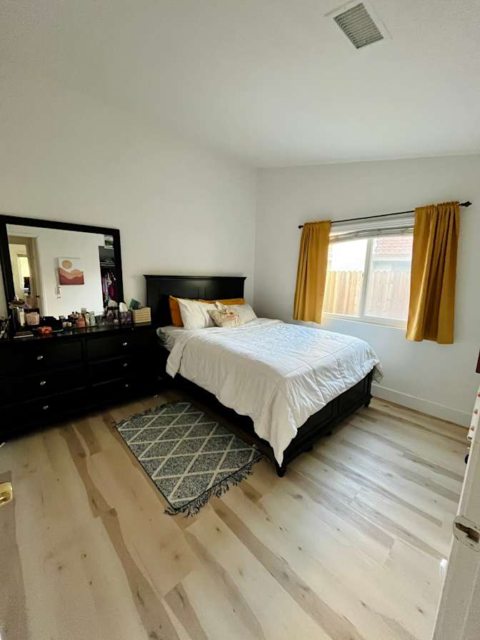 Photo of Viviana's room