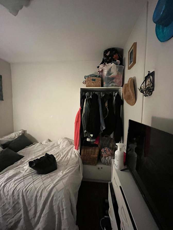 billy pham's room