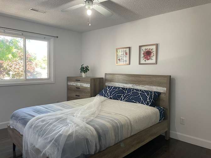 Khanh Hoa Hoa Nguyen's room