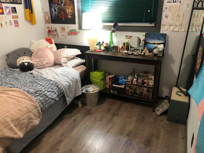 Ben, Savannah, Erin, and Kirsten's room