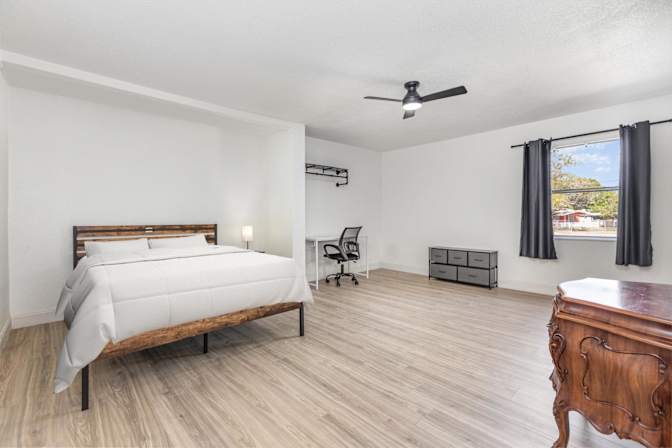 Photo of PadSplit's room
