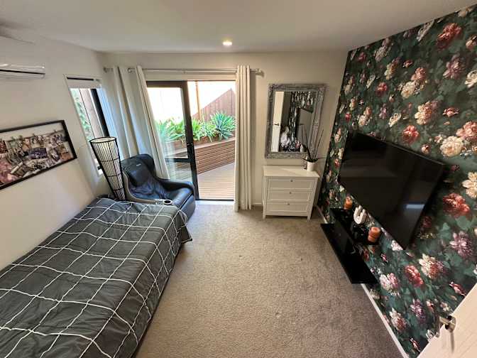 Photo of Moe Amouzgar's room
