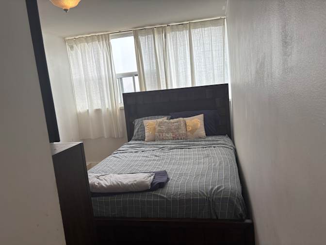 Chris-ann brown's room