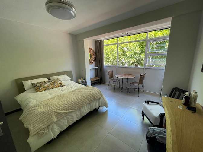 Photo of SAM HYATT's room