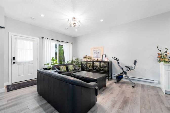 Meng Qiong Huang's room