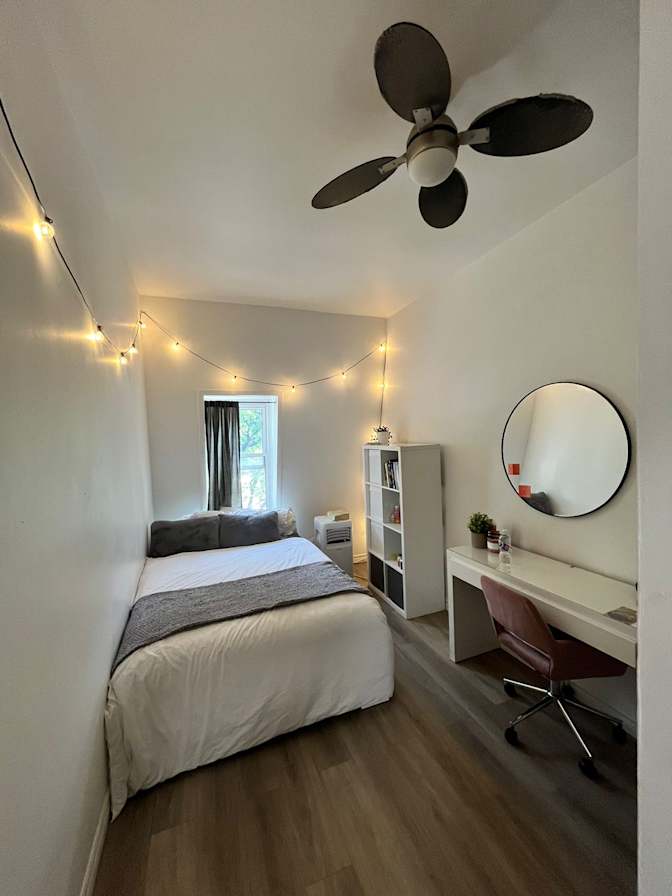 Photo of Diego Navarrete's room