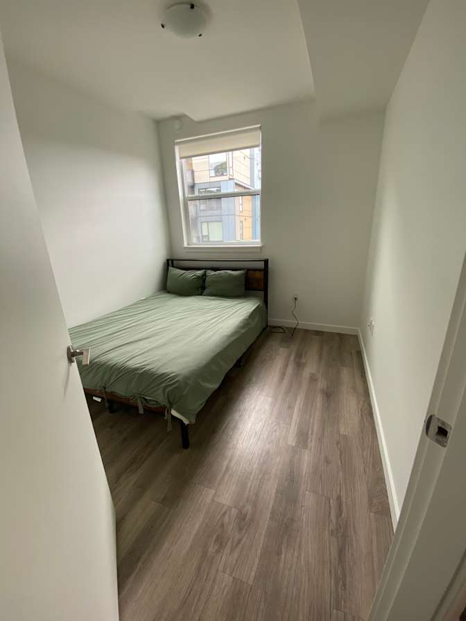 Ale  Berezowsky's room