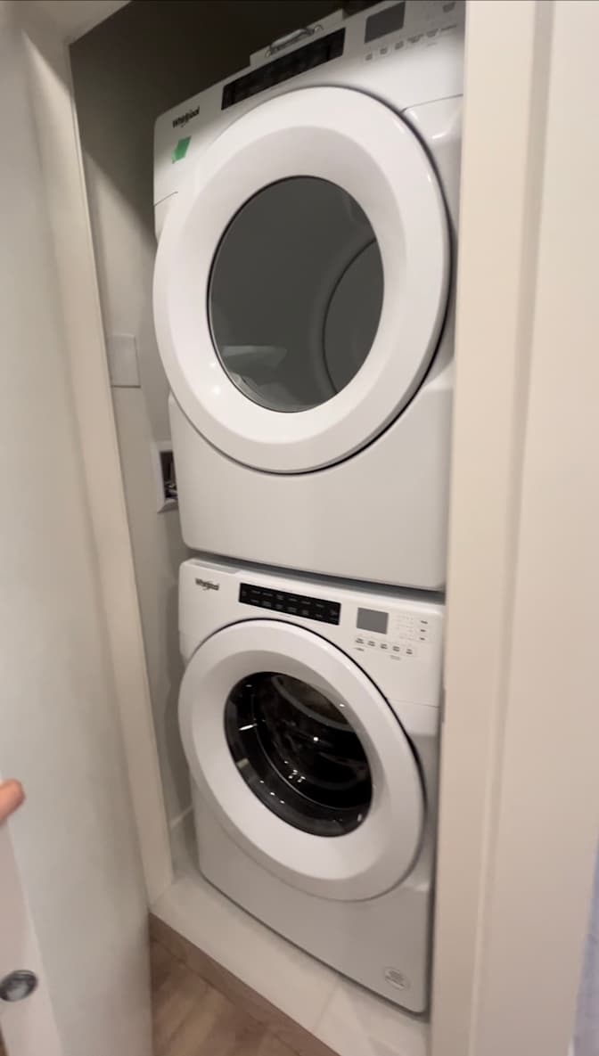 Itzel De La Garza's room