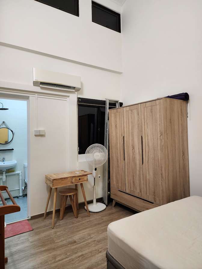 Private room to rent in share house Hougang Avenue 1... Roomies.sg