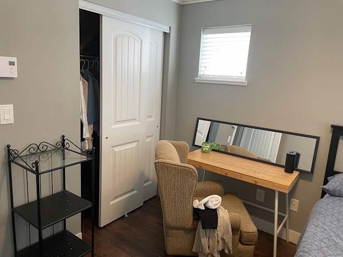 Jenapril Ramos's room