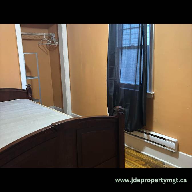 JDE Property Management Inc.'s room