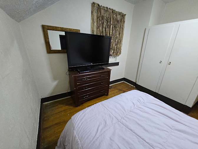 Photo of KIMBERLEY STEAD's room