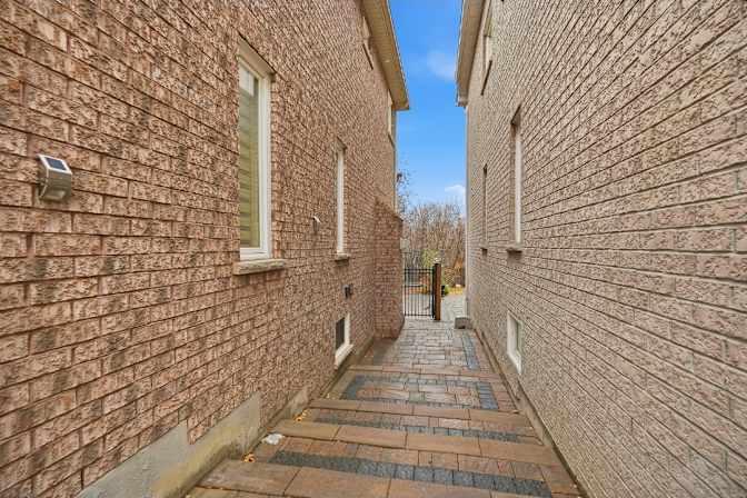 Mary Rabindran's room