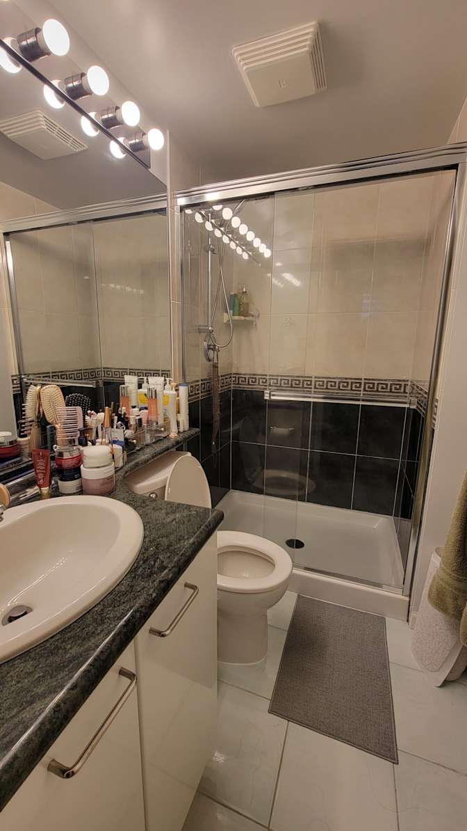 Brenda Evangelista's room