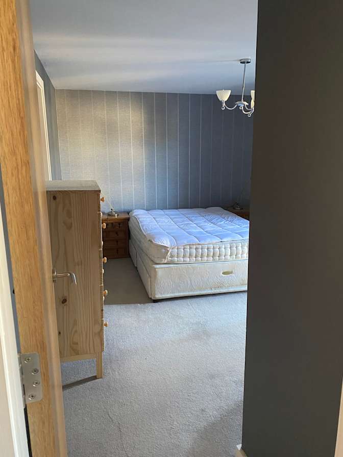 Private room to rent in share house Chesser Cresc... Roomies.co.uk