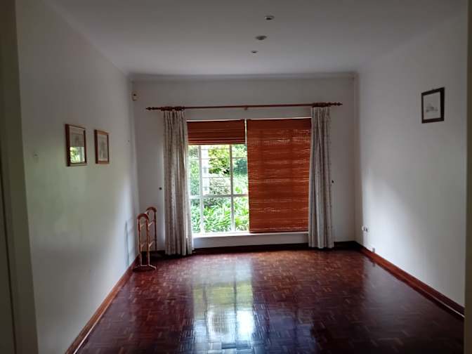 Photo of Homeowner's room