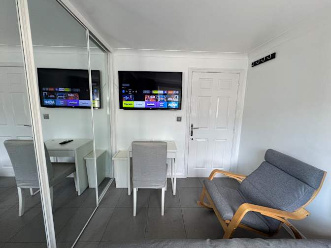 Photo of dennis francis's room