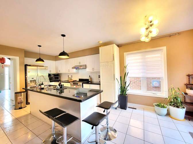 Ling Xiao Chen's room