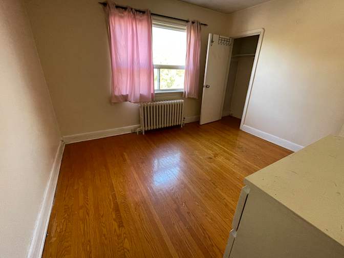 Barton Avenue's room