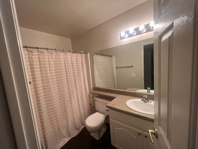 Photo of L's room