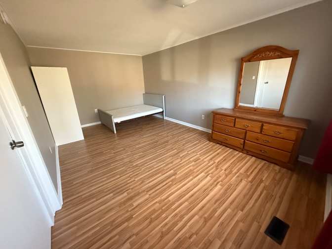 Lisa Vandersar's room