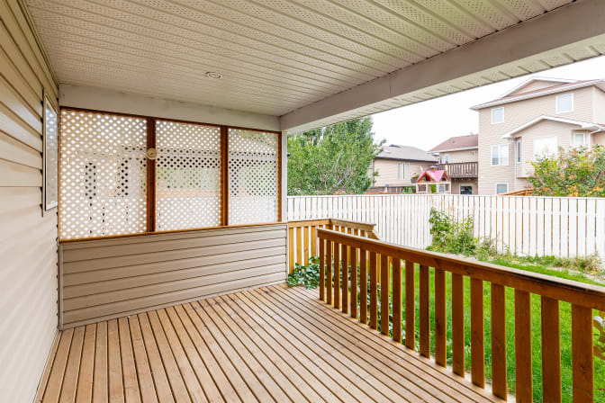 STUDENTS, INTERNS & YOUNG PROFESSIONALS's room