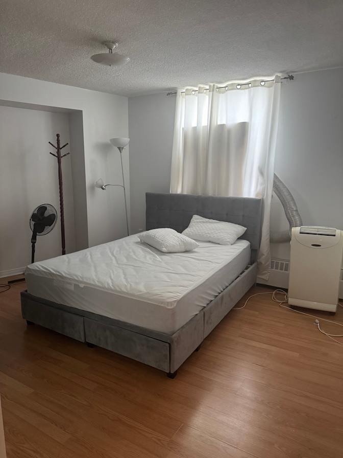 Photo of Mark Romuar's room