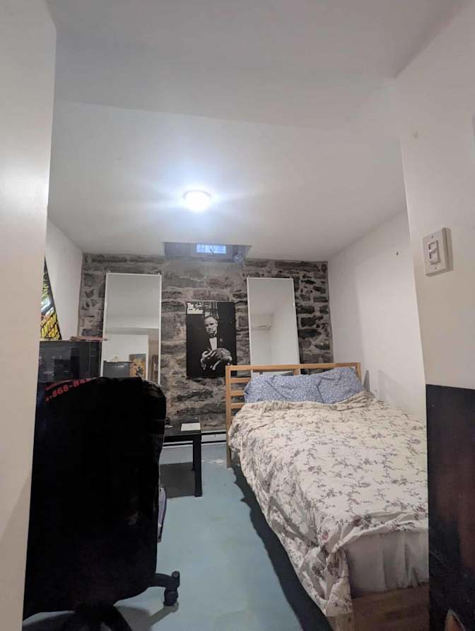 Photo of Arnold's room