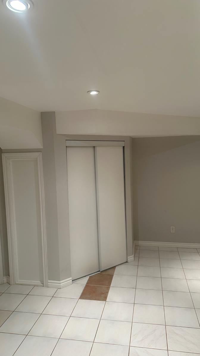 Jo and Andrea.'s room