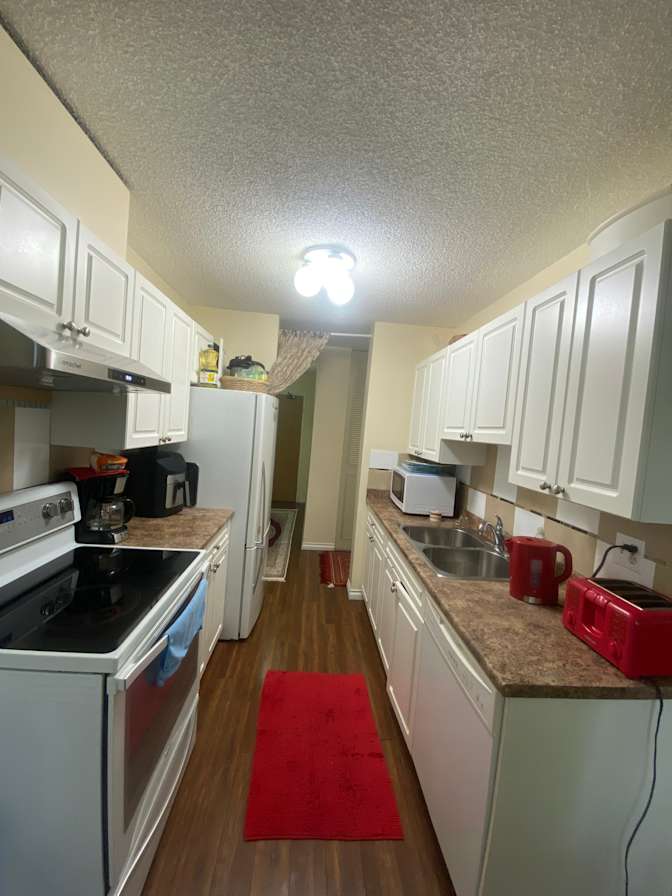 Photo of Moe's room
