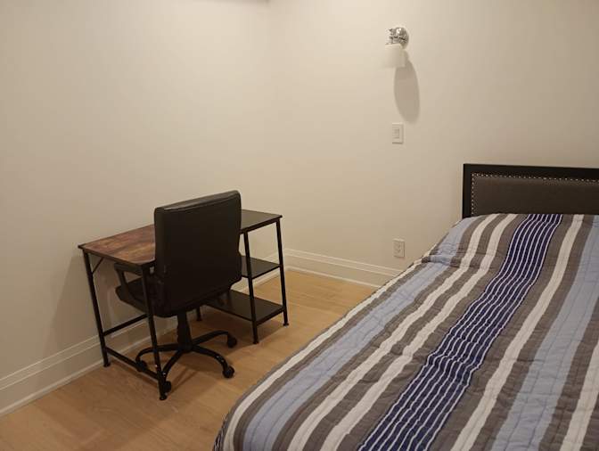 Lahnice Brereton's room